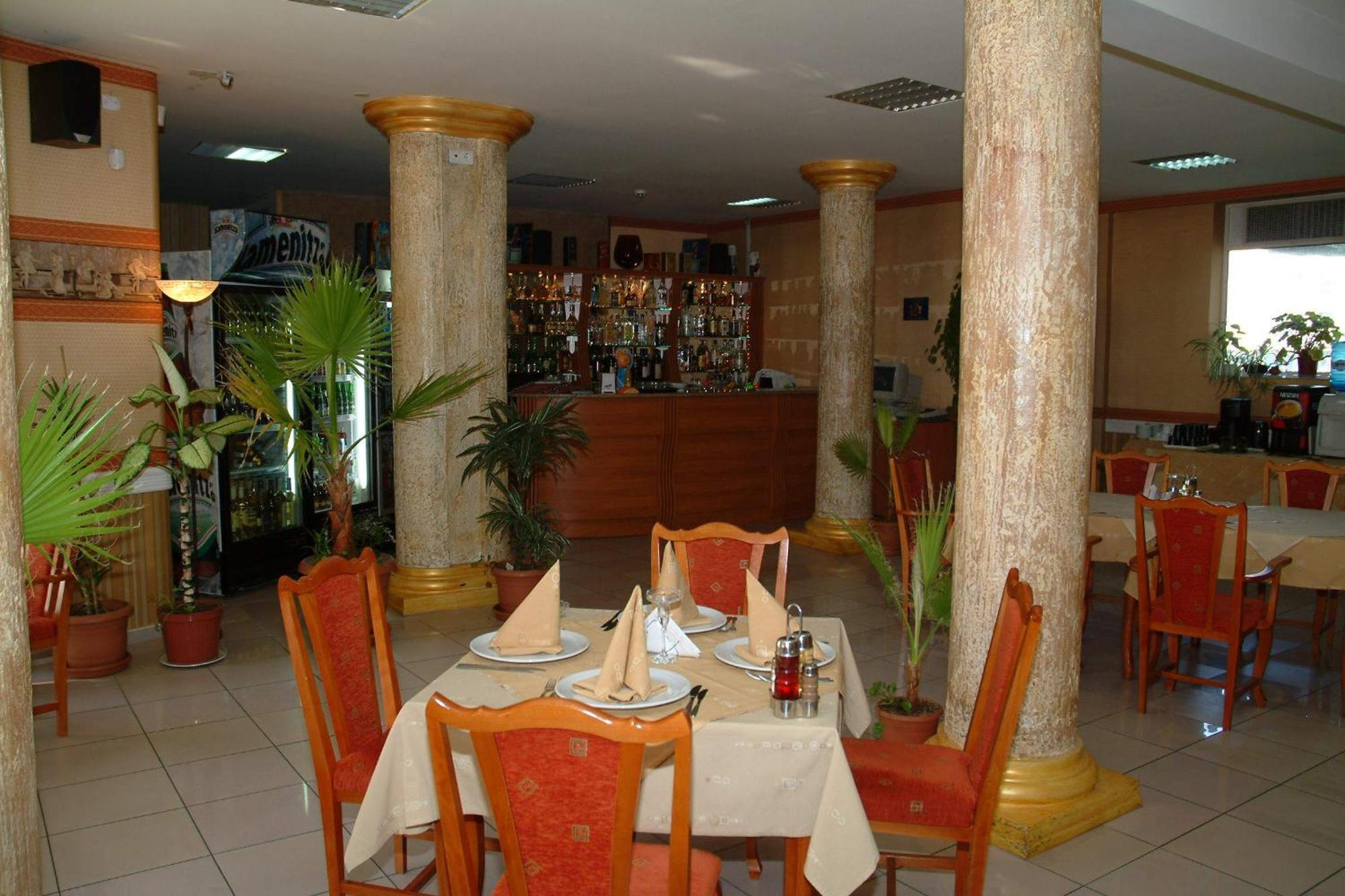 Hotel Dobrudja Dobritch Extérieur photo